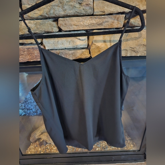 2 dynamite tanks. black and white. Size large - Picture 5 of 8